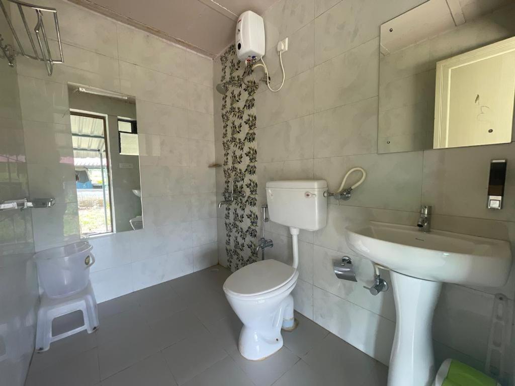 Villa Satyam Farms Jāmb Exterior foto